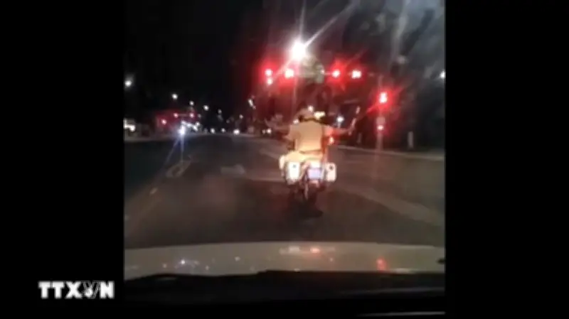 Cảnh sát giao thông mở đường đưa bệnh nhân tai biến cấp cứu trong thời gian vàng