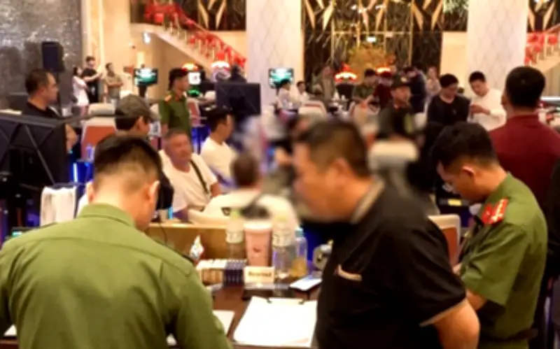 Cảnh sát Khánh Hòa bắt quả tang 13 người nước ngoài đánh bạc trái phép tại khách sạn Sheraton