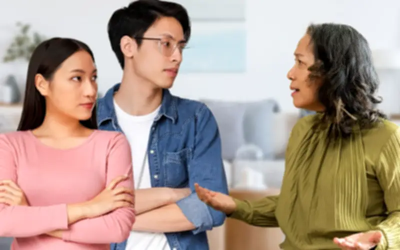 Con rể ép đi viện dưỡng lão để chiếm nhà phố, bị mẹ vợ đáp trả bằng thép cao tay