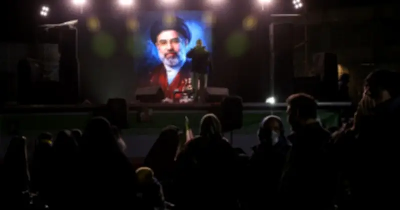 Con trai cố Lãnh tụ Iran Mojtaba Khamenei chính thức kế nhiệm cha