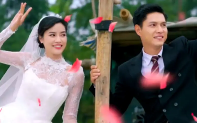 Cặp đôi đình đám phim 'Giờ Vàng' VTV chụp ảnh cưới, khán giả cười ngất