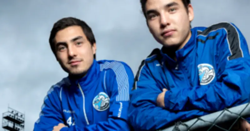 Cặp song sinh Lambert có thể tạo nên lịch sử cho Malaysia trước Việt Nam