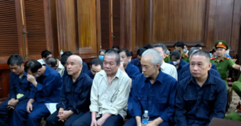 Cấp trái phép 16.000 chứng chỉ lái xe ô tô, cựu giám đốc lãnh án 26 năm tù