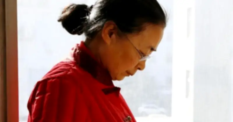 Cặp vợ chồng nghỉ hưu sốc khi về nhà thấy người lạ thuê nhà mình do con trai tự ý cho thuê