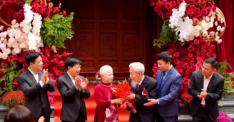 Cặp vợ chồng U90 Hưng Yên kỷ niệm 70 năm hôn nhân vàng son