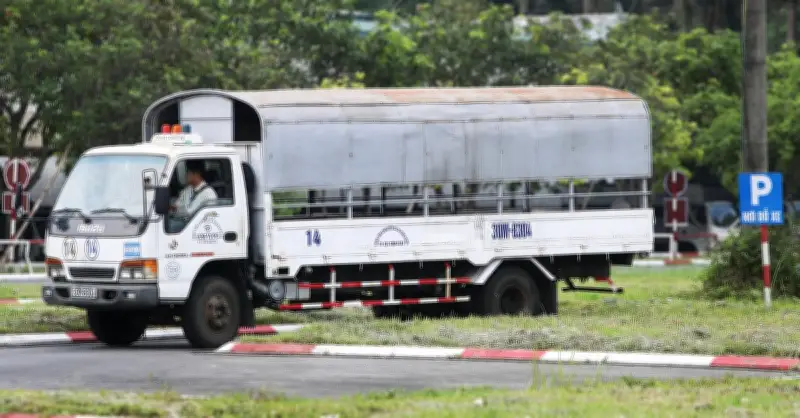 CSGT đề xuất quy định chặt chẽ hơn nội dung sát hạch lái xe