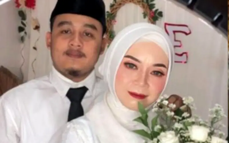 Câu chuyện tình yêu vượt tuổi tác: Chàng trai 26 tuổi kết hôn với cô giáo cũ 49 tuổi