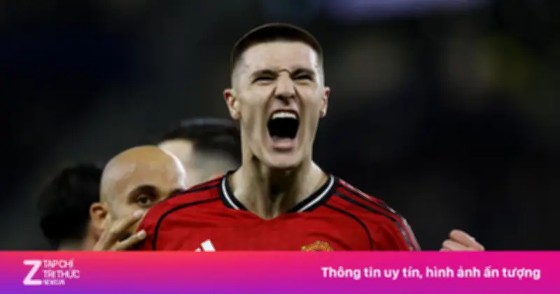 Cựu HLV Tottenham Tim Sherwood công khai xin lỗi tiền đạo Benjamin Sesko của MU
