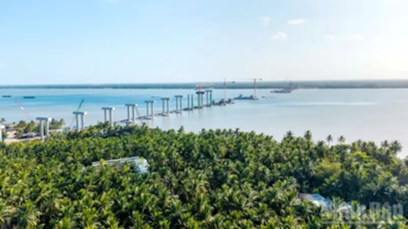 Cầu Đại Ngãi 1 bắc qua sông Hậu: Tiến độ vượt kế hoạch, đối mặt thách thức nguyên liệu