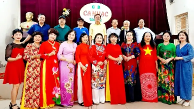 Câu lạc bộ hát ở Hà Nội: Nơi tuổi già hóa thành thanh xuân qua từng nốt nhạc