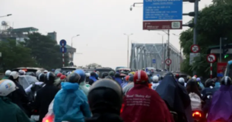 Cầu Long Biên sửa chữa, cầu Chương Dương ùn tắc nghiêm trọng vào giờ cao điểm