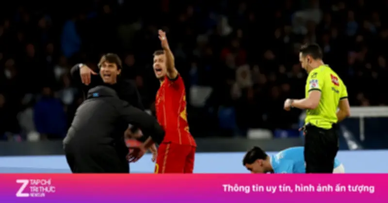 Cầu thủ Serie A đột quỵ trên sân, sức khỏe đã ổn định sau cấp cứu