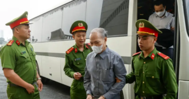 Cựu Thứ trưởng Hoàng Văn Thăng cùng các bị cáo hầu tòa vụ án tại Tổng Công ty Sông Đà