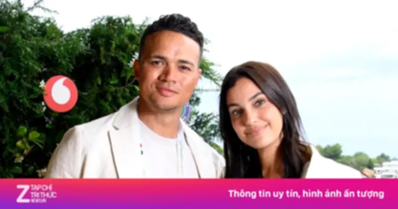 Cựu tuyển thủ Anh Jermaine Jenas lụn bại sau scandal tin nhắn nhạy cảm