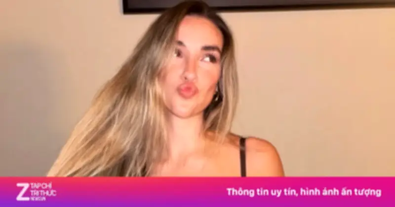 Cựu vận động viên bóng chuyền Kayla Simmons gây sốt với phong cách táo bạo trên mạng xã hội