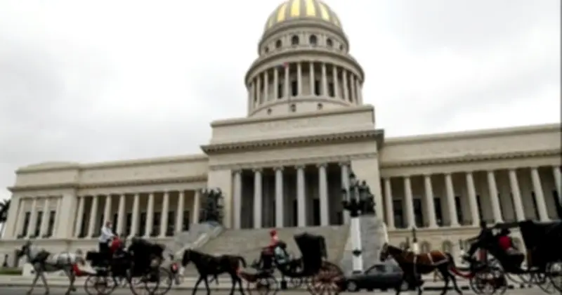 Cuba: Khi động cơ im lặng, xe ngựa và xe kéo quay về từ quá khứ