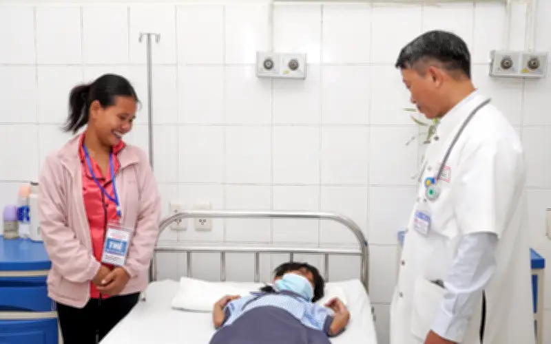 Cuộc Chạy Đua 24 Giờ Vàng Cứu Sống Bé Gái 7 Tuổi Bị Rắn Cạp Nia Cắn