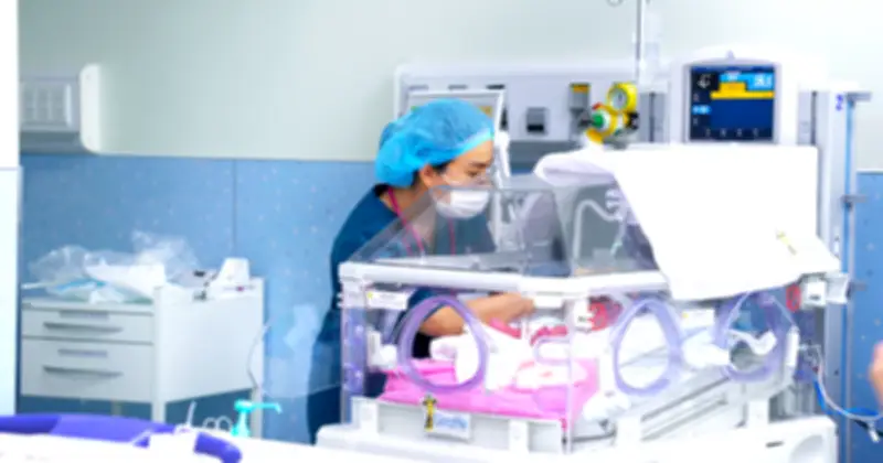 Cuộc chạy đua giành sự sống cho trẻ sinh non trong 2 giờ đầu sau sinh