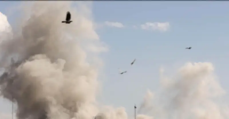 Cuộc sống người dân Tehran giữa làn bom đạn: Bình thường hóa trong bất thường