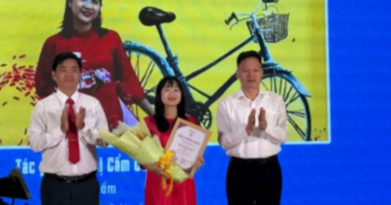 Cuộc thi 'Người thầy thuốc trong tôi' và 'Tết xanh' vinh danh những tác phẩm xuất sắc