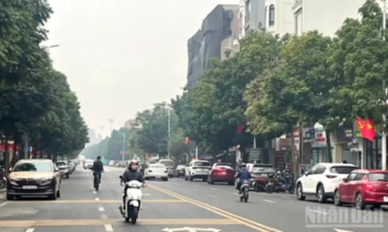 Dự báo thời tiết 17/3: Hà Nội có sương mù, TP.HCM nắng nóng và mưa chiều tối