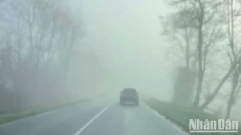 Dự báo thời tiết 21/3: Hà Nội mưa phùn, TP.HCM nắng ráo, cảnh báo mưa dông nhiều khu vực