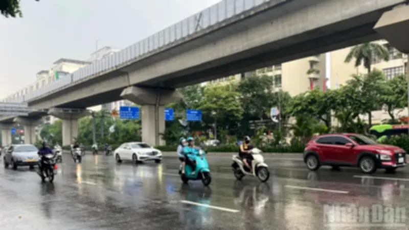 Dự báo thời tiết 25/3: Hà Nội mưa rải rác, TP.HCM nắng nóng, cảnh báo mưa dông nhiều khu vực