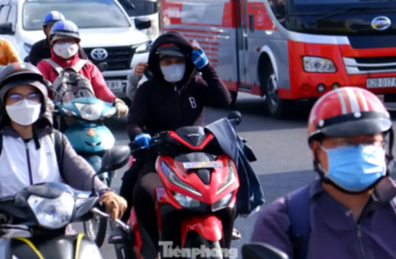 Dự báo thời tiết TPHCM 10 ngày đầu tháng 3: Nắng nóng và mưa dông gia tăng