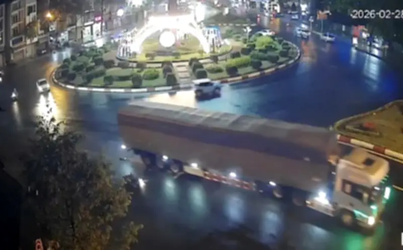 Dak Lak: Tai nạn giao thông giữa xe container và xe máy khiến một người tử vong