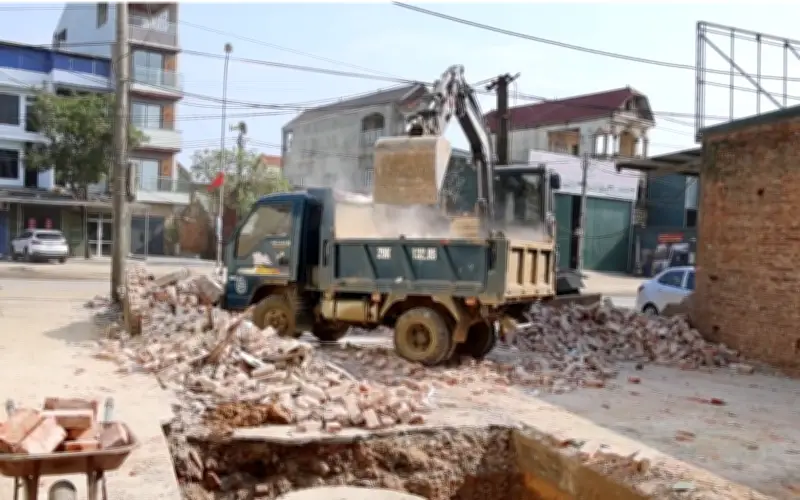 Dân thôn Nghĩa Hảo chủ động tháo dỡ nhà cửa, ủng hộ dự án nâng cấp Quốc lộ 6