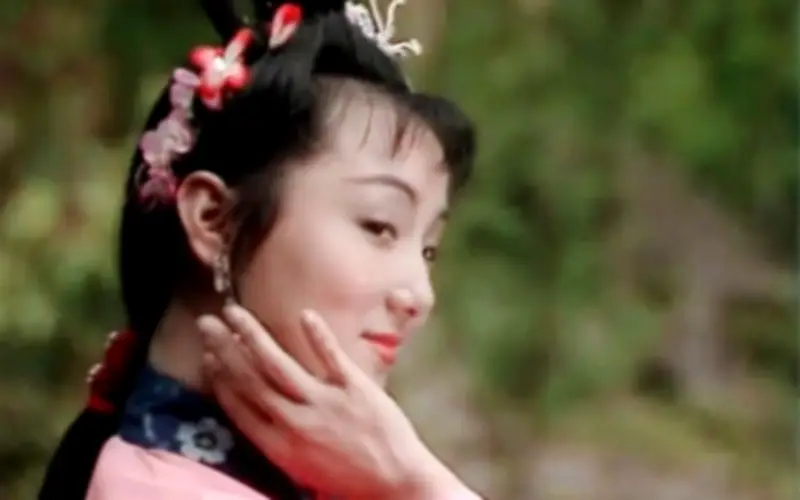 Dương Tuấn: Từ cô thôn nữ trong Tây du ký 1986 đến ngôi sao nghệ thuật Trung Quốc