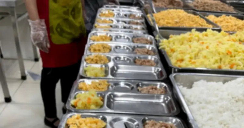 Doanh nghiệp nhỏ TP.HCM gom đơn giao hàng để tiết kiệm xăng giữa bối cảnh giá nhiên liệu tăng cao