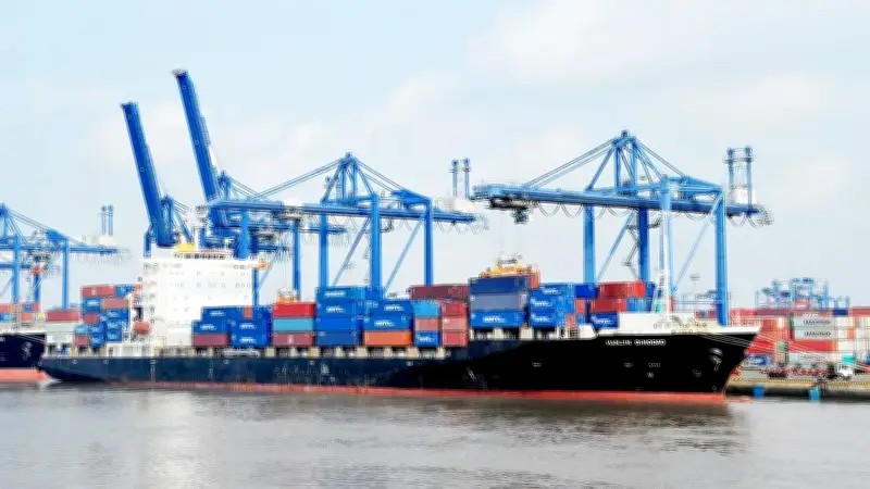 Doanh nghiệp Việt cảnh giác trước rủi ro từ xung đột Trung Đông và quy định nhập khẩu mới