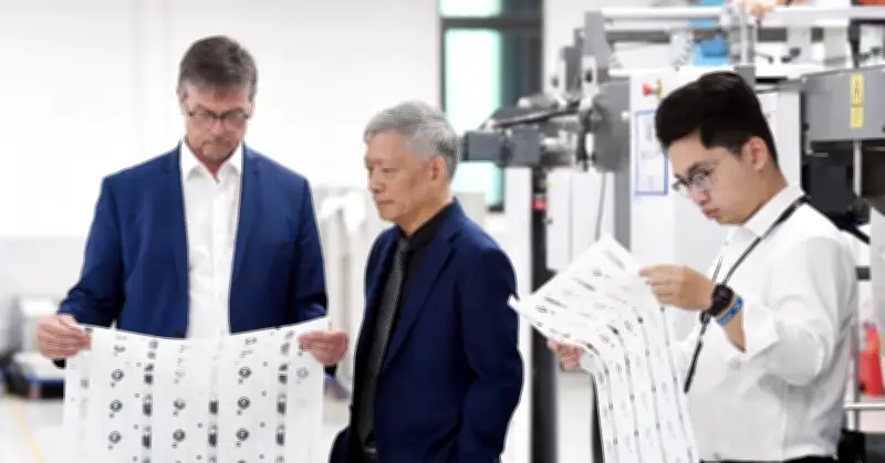 Doanh nghiệp Việt hợp tác với tập đoàn Đức sản xuất giấy in tiền polymer thế hệ mới