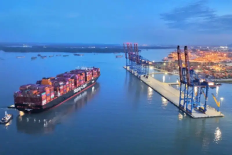 Doanh nghiệp xuất nhập khẩu đối mặt áp lực lớn khi hãng tàu tăng phí, ngừng nhận hàng Trung Đông