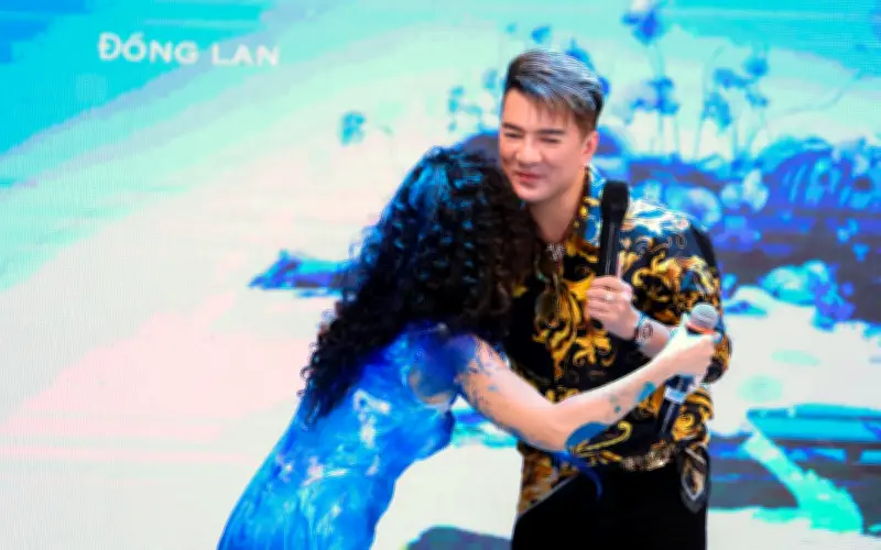 Du học trở về, học trò Đàm Vĩnh Hưng gây ngỡ ngàng với diện mạo mới