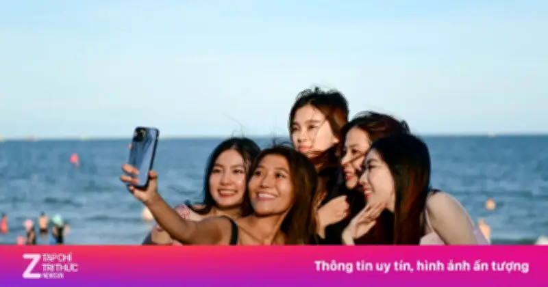 Du khách sốt sắng tìm tour 30/4 khi giá liên tục biến động