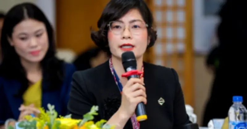 Du lịch lo lắng trước kỳ nghỉ dài, dự án APEC 'khát dầu'