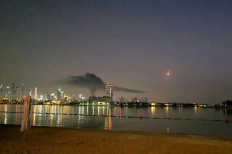 Dubai Biến Thành 'Thành Phố Ma' Sau Các Cuộc Tấn Công Từ Iran