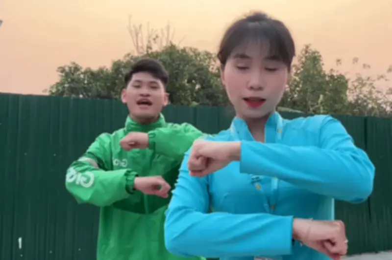 Duyên xe công nghệ: Tài xế và nữ nhân viên hàng không được cộng đồng mạng 'đẩy thuyền'