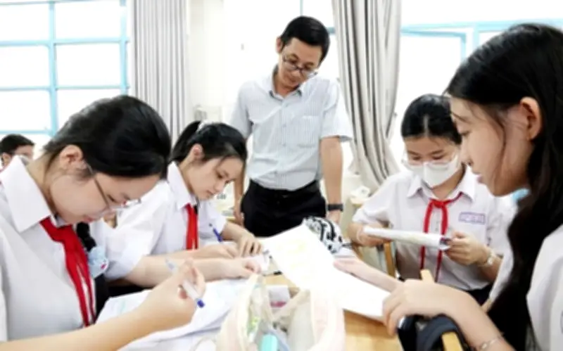 Dạy thêm - học thêm: Bài toán khó giữa quản lý chặt và nhu cầu ôn tập thực tế