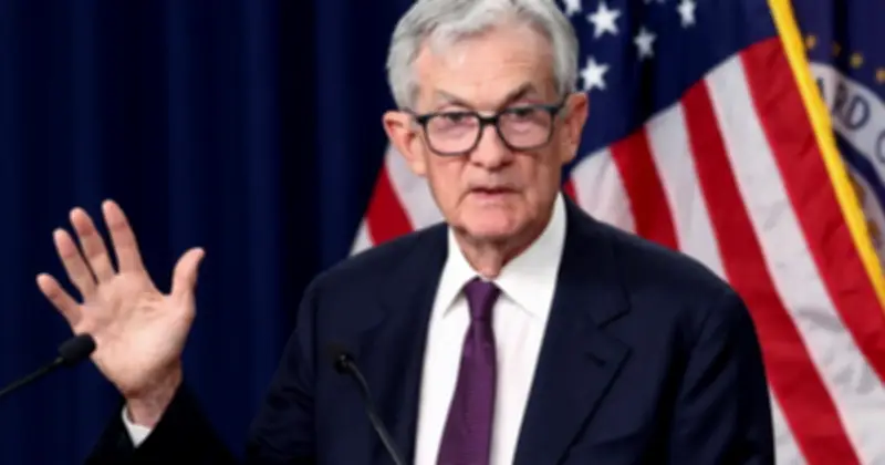 Fed giữ nguyên lãi suất 3,5-3,75% bất chấp áp lực từ Tổng thống Trump