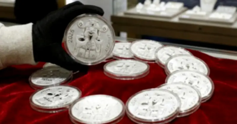 Giá Bạc Giảm Nhẹ Sáng Nay, Nhưng Vẫn Tăng Mạnh 7,8% Trong Tuần Qua