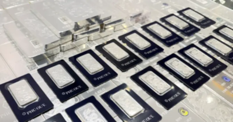 Giá bạc hôm nay 16/3/2026: Biến động mạnh, gần 15 triệu đồng/kg khi Trung Đông rục rịch