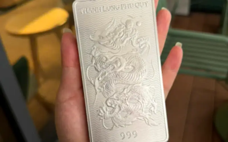 Giá bạc hôm nay 19/3: Thị trường trong nước bốc hơi gần 6 triệu đồng/kg trong vài giờ