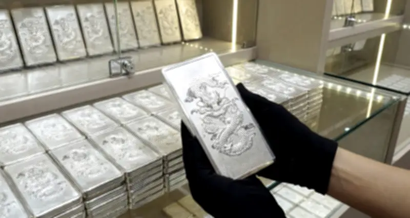 Giá Bạc Hôm Nay 2/3/2026: Dự Báo Tăng Lên Mức Cao Chưa Từng Có