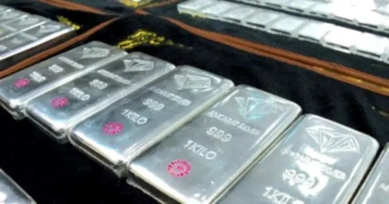 Giá Bạc Lao Dốc Hơn 3 Triệu Đồng/kg, Thị Trường Thế Giới Biến Động Mạnh