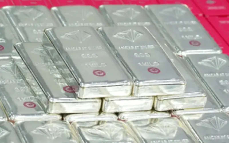 Giá Bạc Trong Nước Giảm Sâu, Rời Mốc 70 Triệu Đồng/kg Trong Phiên Giao Dịch Sáng