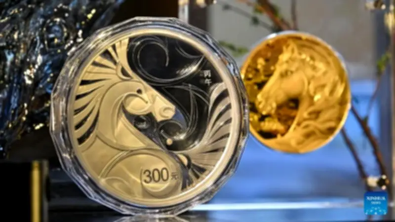 Giá bạc trong nước và thế giới lao dốc, nhiều doanh nghiệp điều chỉnh giảm sâu