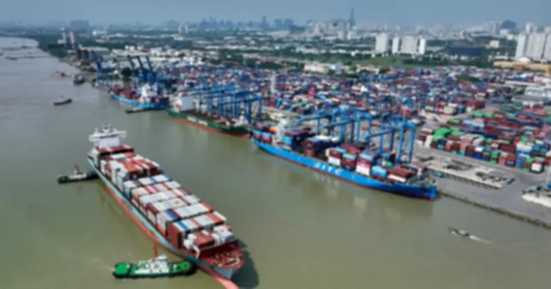 Giá Cước Vận Tải Đồng Loạt Tăng Mạnh Do Ảnh Hưởng Từ Giá Xăng Dầu